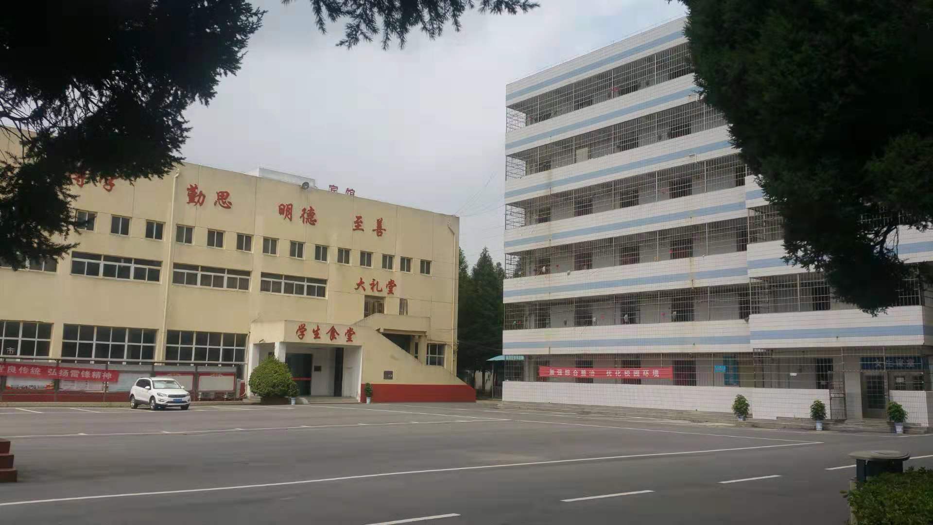 学校食堂